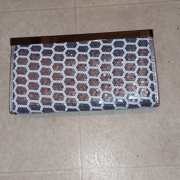 Anna Sui Wallet - Picture 5 of 8